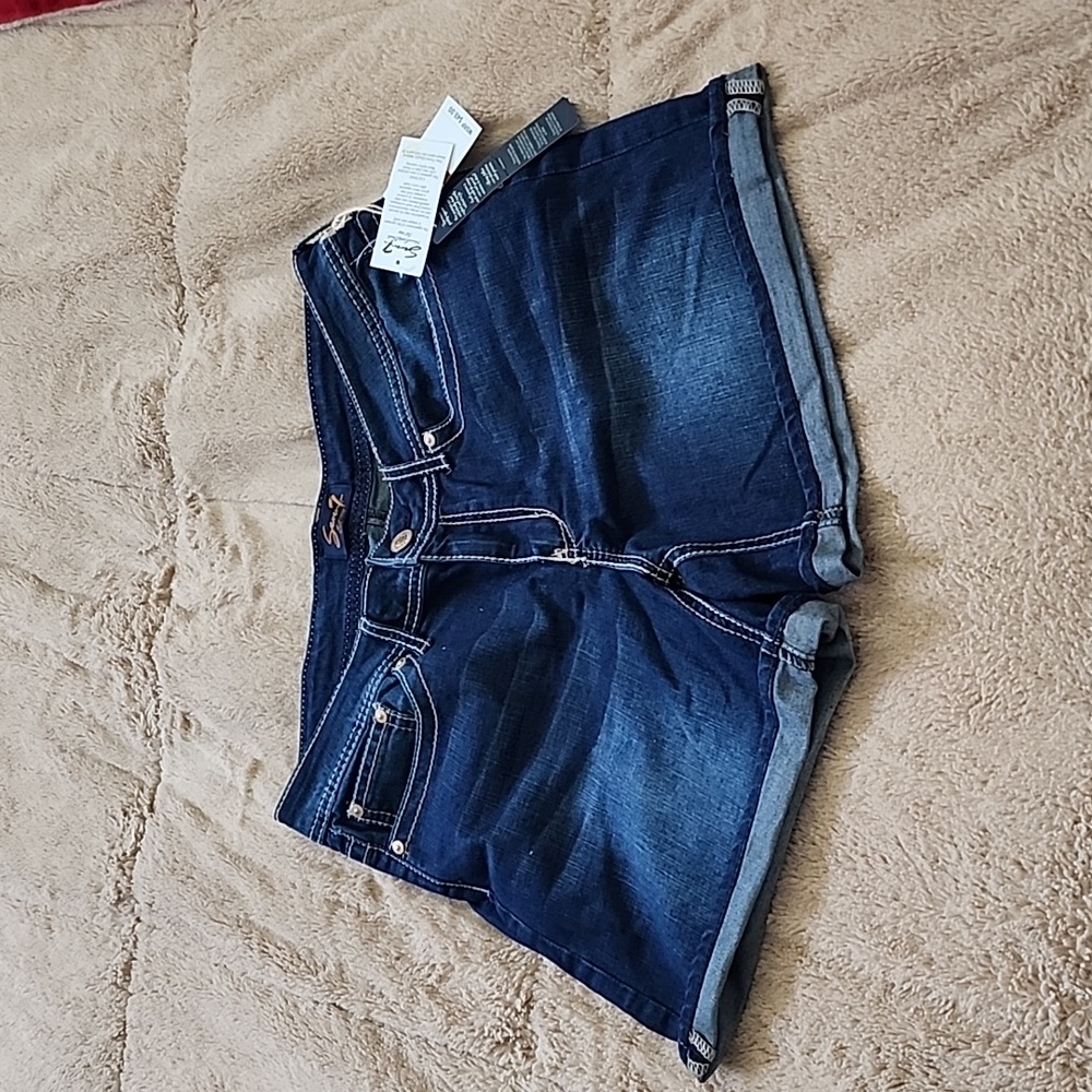 Women's Seven7 denim shorts.